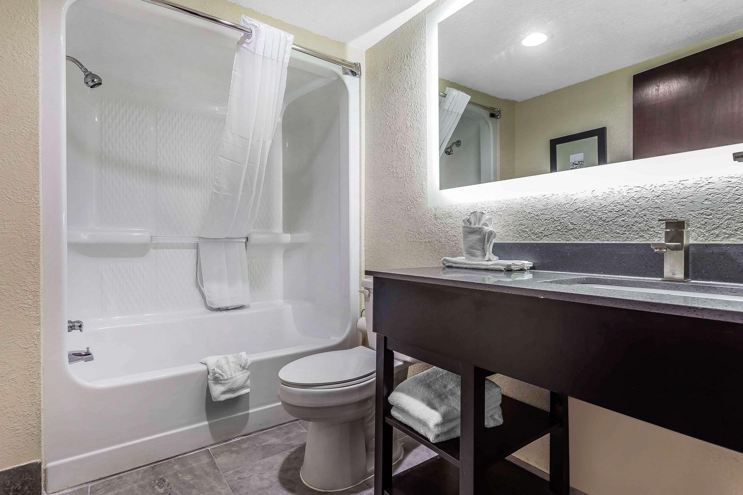 Quality Inn & Suites Солсбери Экстерьер фото