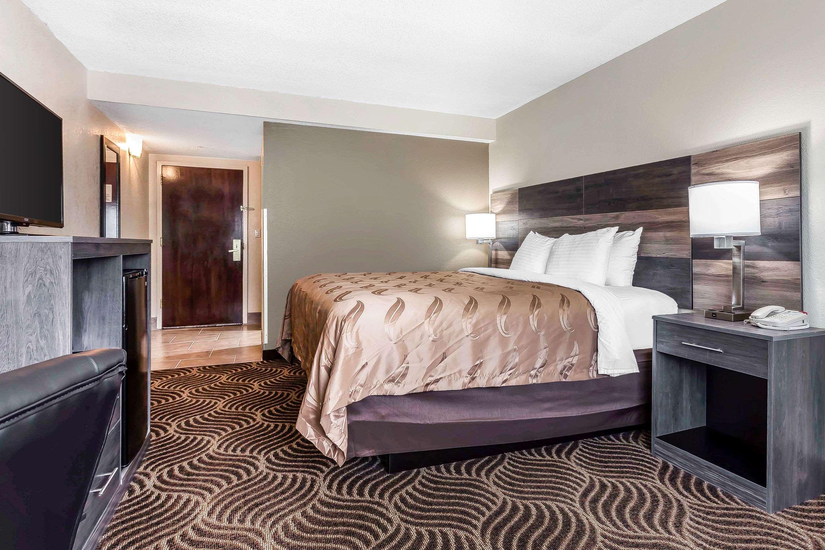 Quality Inn & Suites Солсбери Экстерьер фото